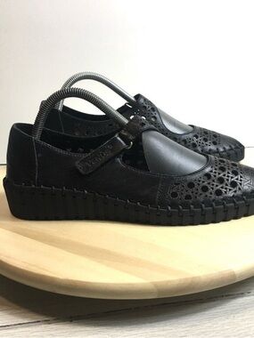 Venus Womens EU 40 Black Mary Jane Strap Shoes 9.5